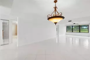 6061 Balboa Cir, Boca Raton, FL 33433 - Photo 7