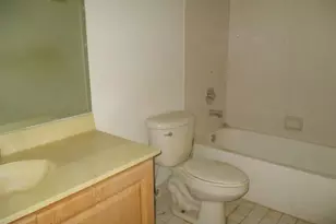 10909 W Clairmont Cir, Fort Lauderdale, FL 33321 - Photo 11