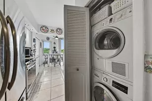 7400 Radice Ct, Lauderhill, FL 33319 - Photo 23