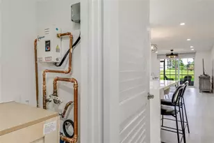 411 S Hollybrook Dr, Pembroke Pines, FL 33025 - Photo 19