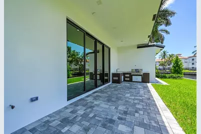 656 NW 21st St, Wilton Manors, FL 33311 - Photo 25