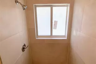 712 NW 17th Ave, Fort Lauderdale, FL 33311 - Photo 17