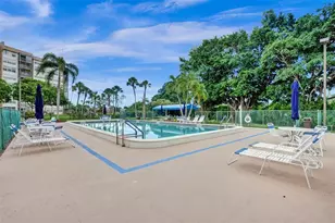 1100 St Charles Pl, Pembroke Pines, FL 33026 - Photo 55