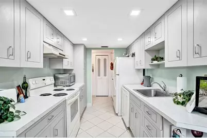 1100  Saint Charles Pl, Unit #612, Pembroke Pines, FL 33026 - Photo 7