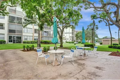 1100  Saint Charles Pl, Unit #612, Pembroke Pines, FL 33026 - Photo 57