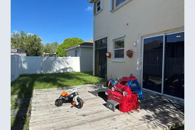 12018 NW 13th St, Pembroke Pines, FL 33026 - Photo 17