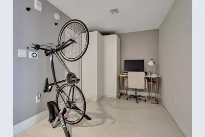 16385  Biscayne Blvd, Unit #1518, North Miami Beach, FL 33160 - Photo 3