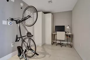 16385 Biscayne Blvd, North Miami Beach, FL 33160 - Photo 3