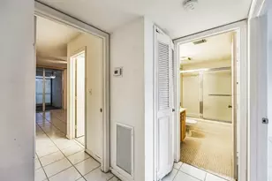 7210 Lake Cir Dr, Margate, FL 33063 - Photo 19