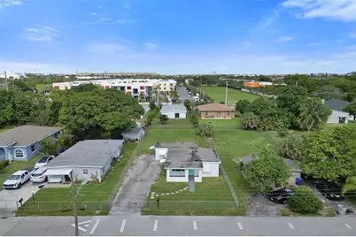 2055 NW 8th St, Pompano Beach, FL 33069 - Photo 17