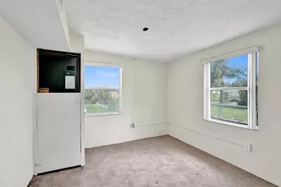 2055 NW 8th St, Pompano Beach, FL 33069 - Photo 11