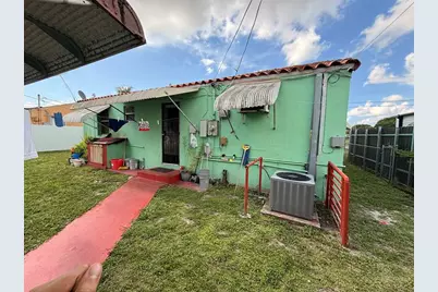 2377 NW 84th St, Miami, FL 33147 - Photo 9