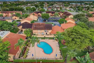 1013 SW 112th Ter, Pembroke Pines, FL 33025 - Photo 33