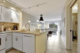 2230 N Cypress Bend Dr, Pompano Beach, FL 33069 - Photo 5