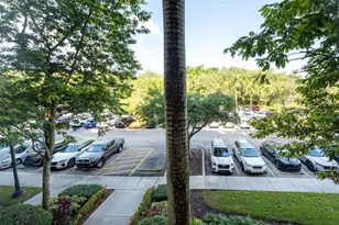 16102 Emerald Estates Dr Unit, Weston, FL 33331 - Photo 21