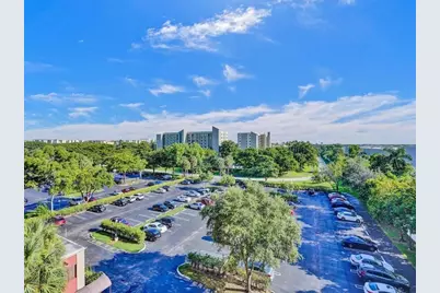 2200 S Cypress Bend Dr, Unit #601, Pompano Beach, FL 33069 - Photo 15