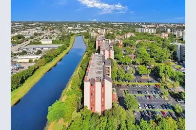 2200 S Cypress Bend Dr, Unit #601, Pompano Beach, FL 33069 - Photo 9