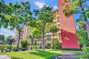 2200 S Cypress Bend Dr, Pompano Beach, FL 33069 - Photo 25