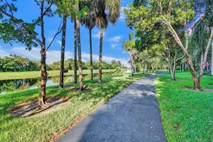 2200 S Cypress Bend Dr, Pompano Beach, FL 33069 - Photo 23