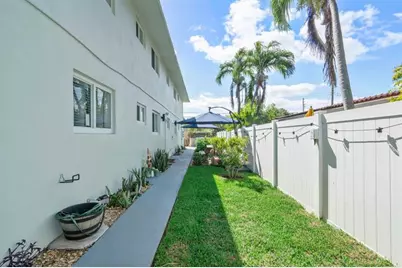 2250 SE 5th St, Unit #6, Pompano Beach, FL 33062 - Photo 9