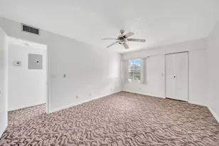 13250 SW 7th Ct, Pembroke Pines, FL 33027 - Photo 39