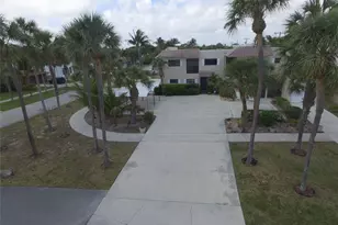 385 SE 17th Ave, Deerfield Beach, FL 33441 - Photo 3