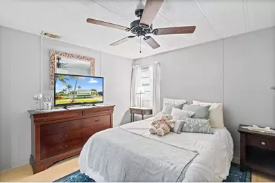 202 NW 52nd St, Deerfield Beach, FL 33064 - Photo 13