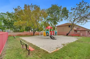 2614 W 65th St, Hialeah, FL 33016 - Photo 37