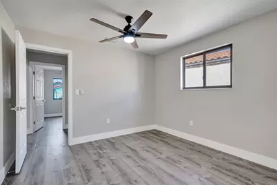 2614 W 65th St, Hialeah, FL 33016 - Photo 25