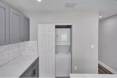 2614 W 65th St, Hialeah, FL 33016 - Photo 13