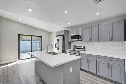 2614 W 65th St, Hialeah, FL 33016 - Photo 11