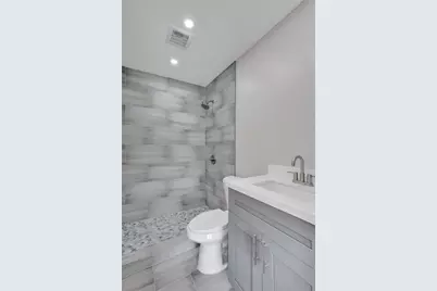 2614 W 65th St, Hialeah, FL 33016 - Photo 23