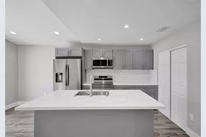 2614 W 65th St, Hialeah, FL 33016 - Photo 3