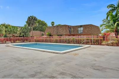 2614 W 65th St, Hialeah, FL 33016 - Photo 39