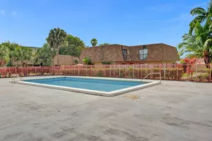 2614 W 65th St, Hialeah, FL 33016 - Photo 39