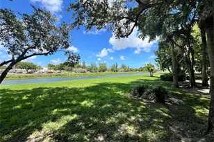 3007 N Oakland Forest Dr, Oakland Park, FL 33309 - Photo 9