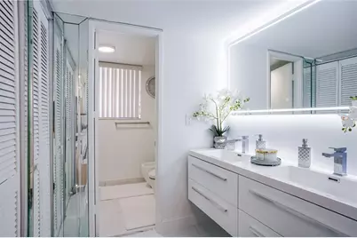 210 174  Street, Unit #1810, Sunny Isles Beach, FL 33160 - Photo 17