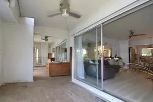 2412 NW 52nd St, Tamarac, FL 33309 - Photo 27