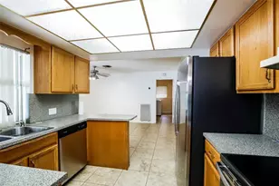 11275 NW 37th Ct, Coral Springs, FL 33065 - Photo 3