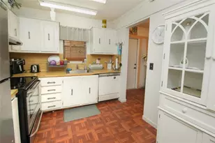 2571 Aragon Blvd, Sunrise, FL 33322 - Photo 9