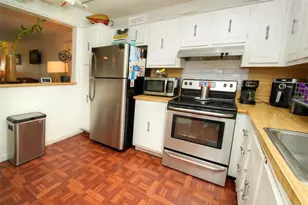 2571 Aragon Blvd, Sunrise, FL 33322 - Photo 11