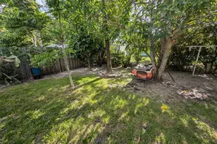 2637 Gulfstream Dr, Miramar, FL 33023 - Photo 9