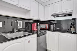 3901 S Ocean Dr, Hollywood, FL 33019 - Photo 23