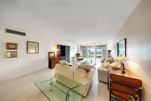 800 Cypress Grove Dr, Pompano Beach, FL 33069 - Photo 5