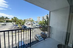 1000 Parkview Dr, Hallandale Beach, FL 33009 - Photo 27