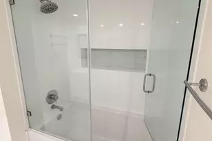 1000 Parkview Dr, Hallandale Beach, FL 33009 - Photo 23