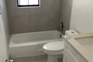 770 NE 38th St, Oakland Park, FL 33334 - Photo 7