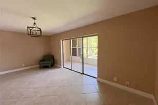 212 Oxford 400, West Palm Beach, FL 33417 - Photo 7