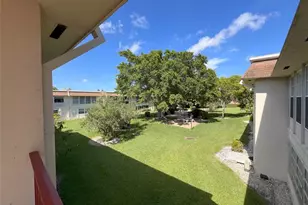 212 Oxford 400, West Palm Beach, FL 33417 - Photo 19