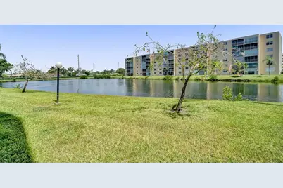 301 SE 3rd St, Unit #110, Dania Beach, FL 33004 - Photo 39